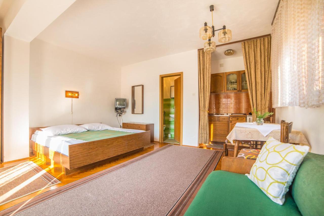 Apartments Antic 4255 Селце Екстериор снимка